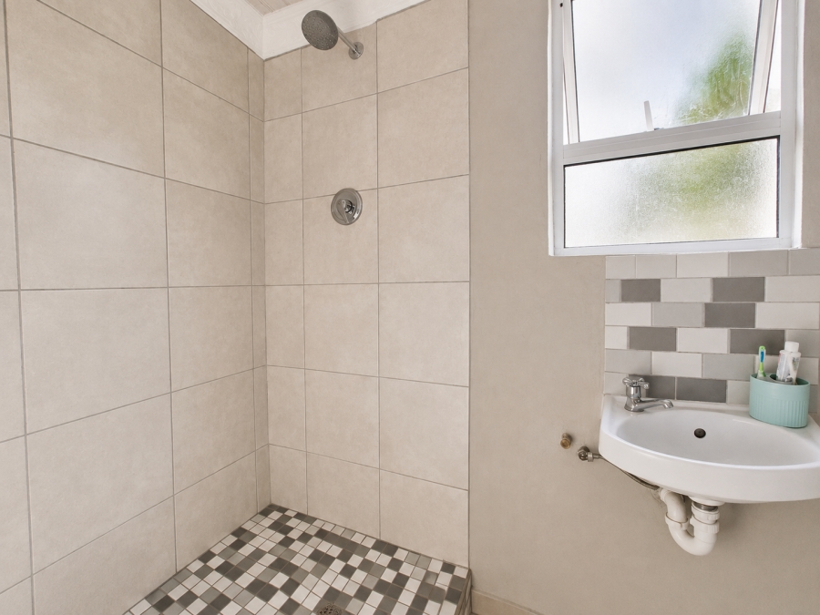 5 Bedroom Property for Sale in Wynberg Western Cape